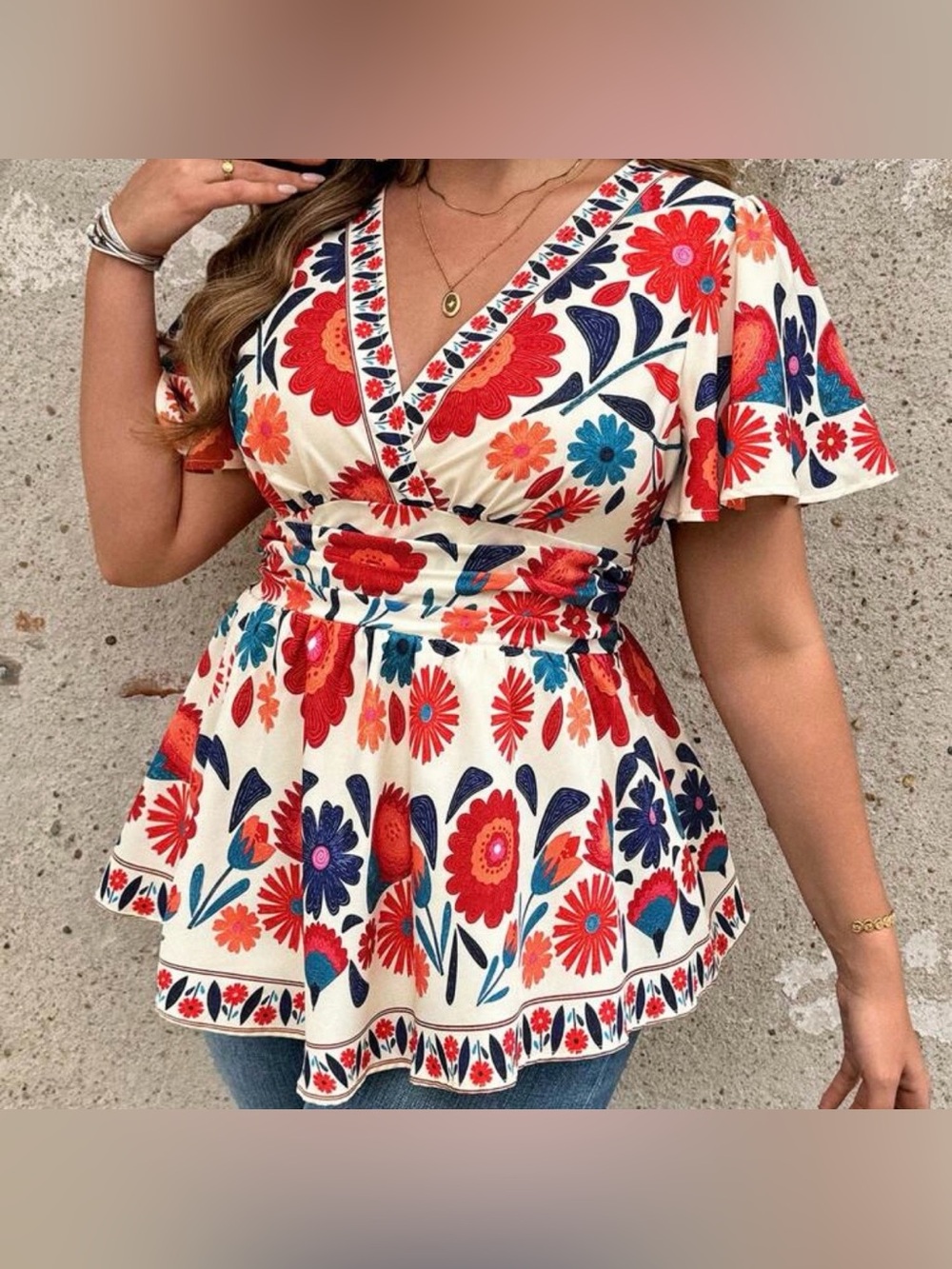 🆕 NEW Without Tags Floral V-Neck Peplum Top in Cream w/ Red & Blue Flowers - 2XL
